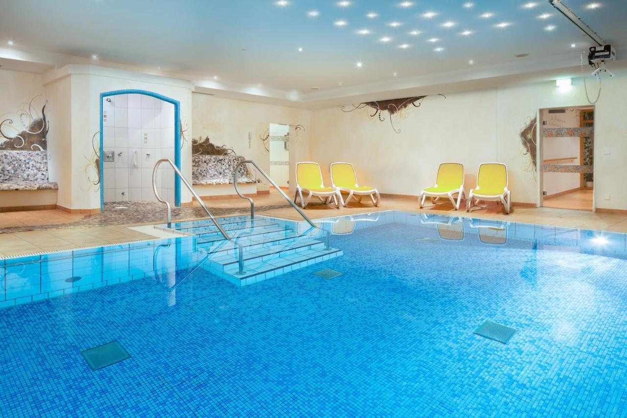 "Fewo Am Dorfplatz" - Annehmlichkeiten Von 4-Sterne Familien-Und Wellnesshotel Viktoria Koennen Mitgenutzt Werden Oberstdorf Exterior foto