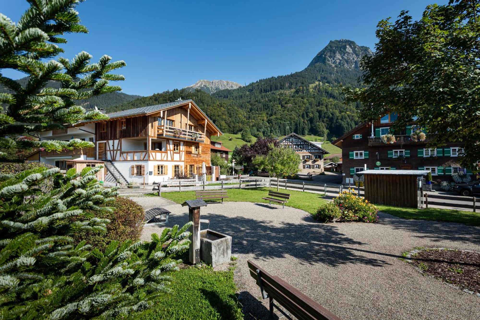 "Fewo Am Dorfplatz" - Annehmlichkeiten Von 4-Sterne Familien-Und Wellnesshotel Viktoria Koennen Mitgenutzt Werden Oberstdorf Exterior foto